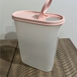 Tupperware Modular Mates 9-3/4 Cups Pitcher #1614 Pink Flip Top Seal Lid #1617